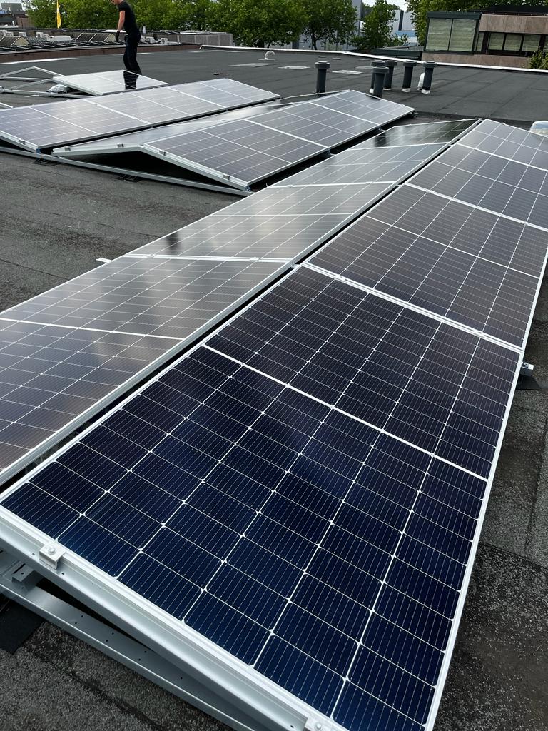 72 Autarco 450WP zonnepanelen geplaatst in Huizen