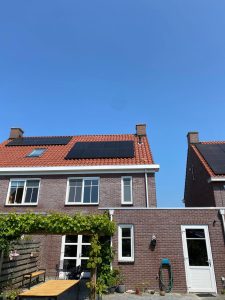 8 DMECG 405WP zonnepanelen geplaatst in Leeuwarden
